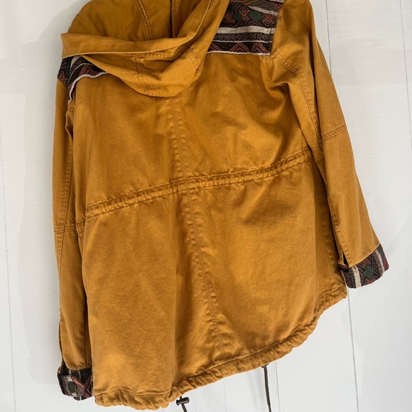 ROXY - Picture 2 of 2